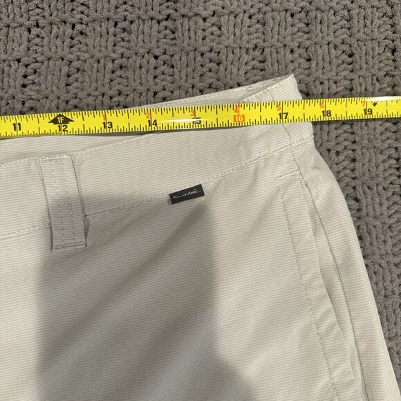 Travis Mathew Golf Shorts Men's 34 Lt. Gray Polyester Blend Stretch Flat Front - Picture 2 of 6